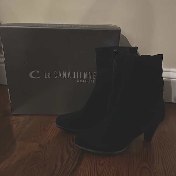 La Canadienne Black Suede Boots - Picture 1 of 4